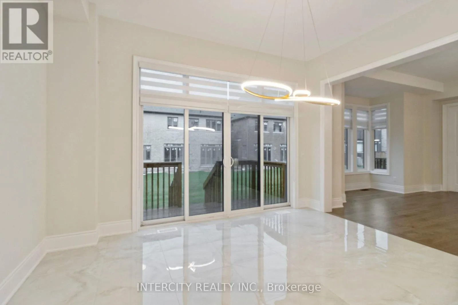 15 GARRIOCK HALL AVENUE