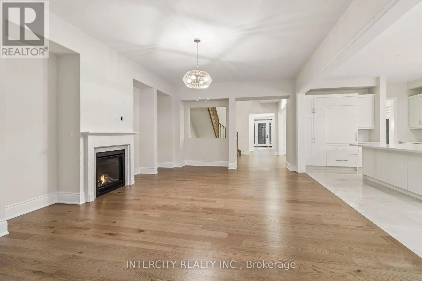 15 GARRIOCK HALL AVENUE