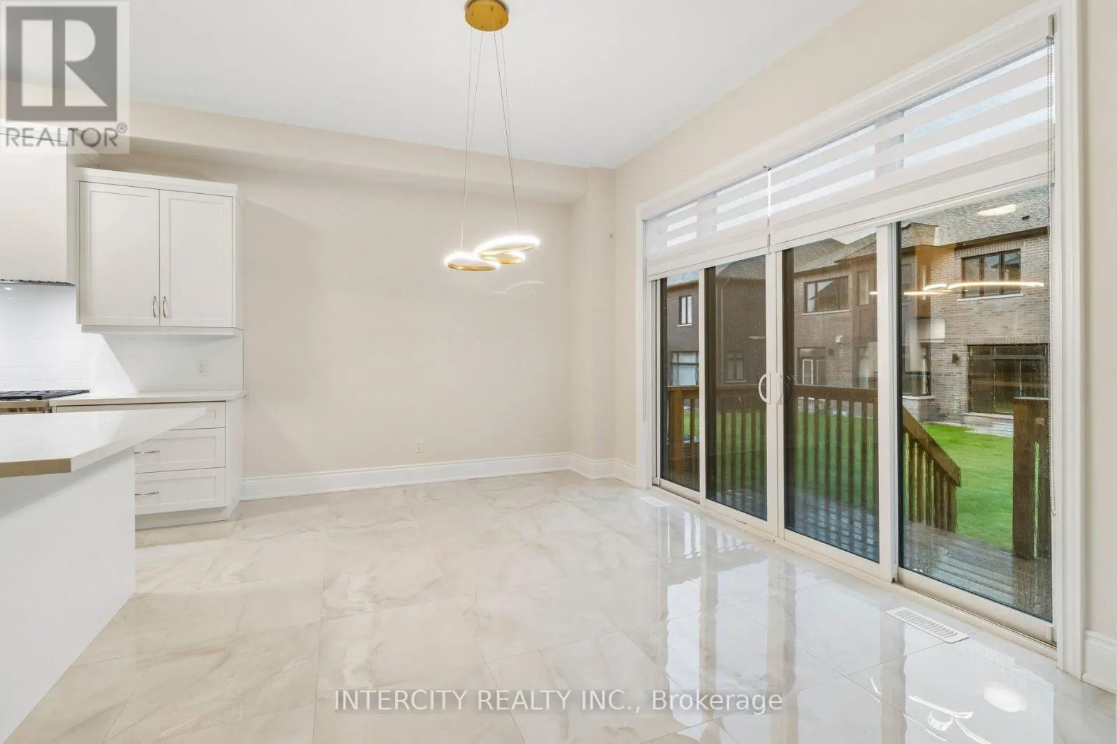 15 GARRIOCK HALL AVENUE