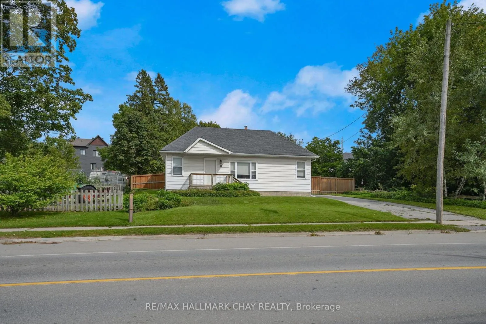 11 KING STREET S