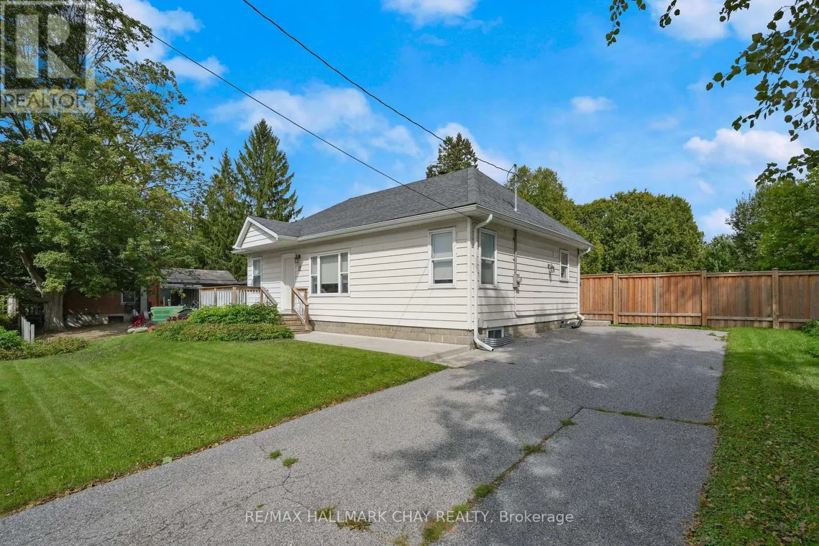 11 KING STREET S