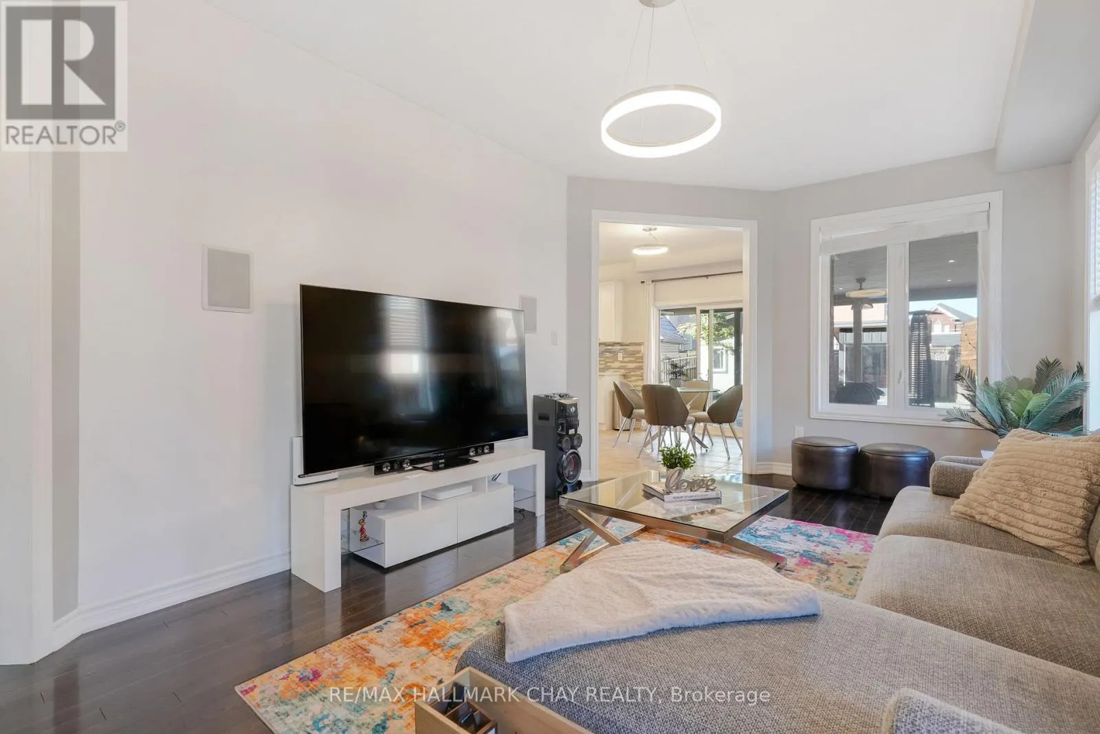 2199 DAWSON CRESCENT