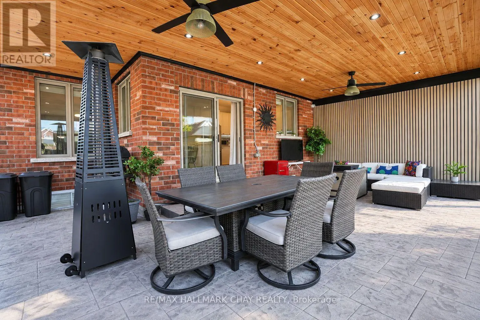 2199 DAWSON CRESCENT