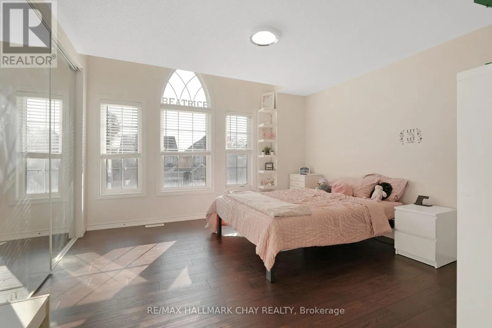 2199 DAWSON CRESCENT