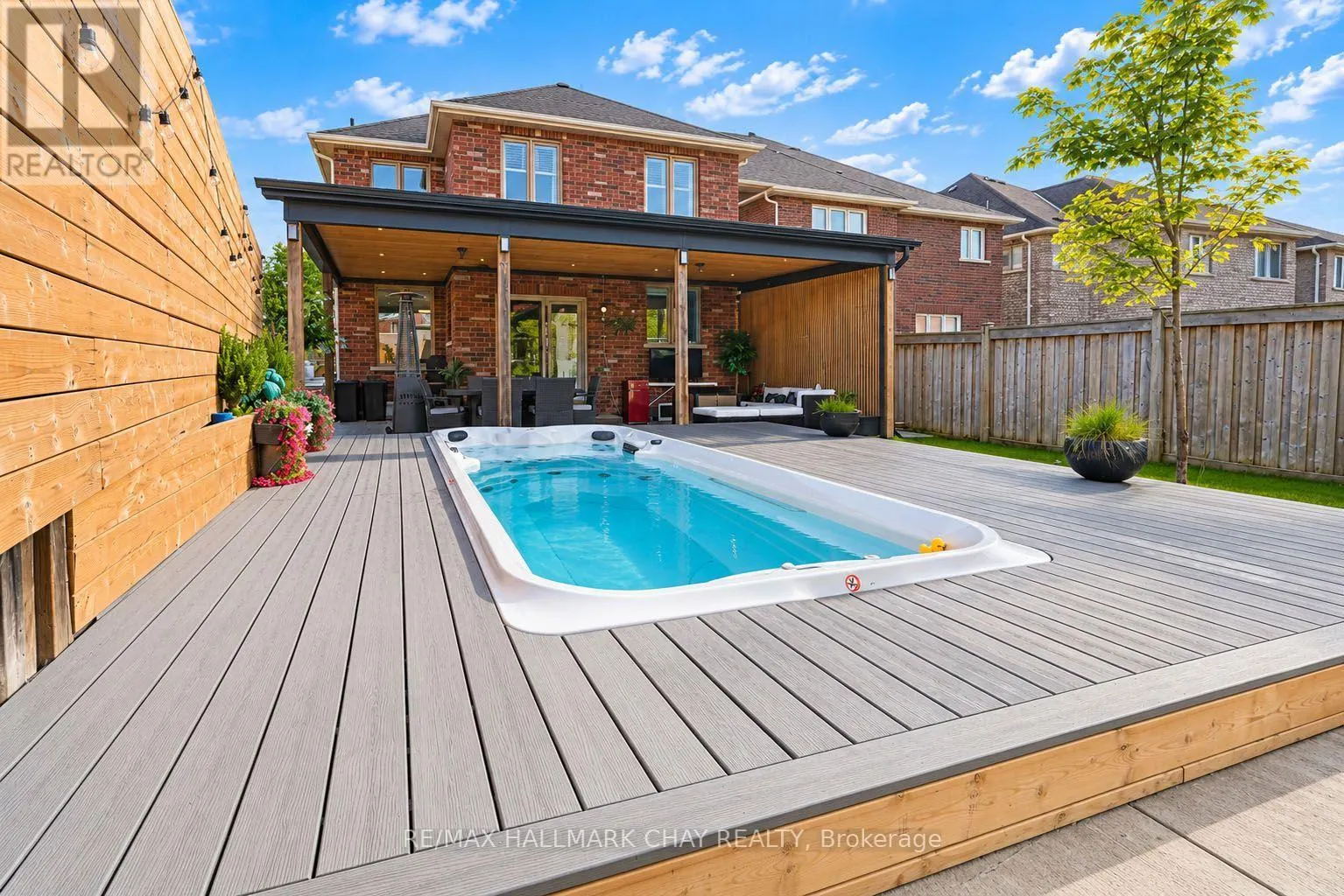 2199 DAWSON CRESCENT