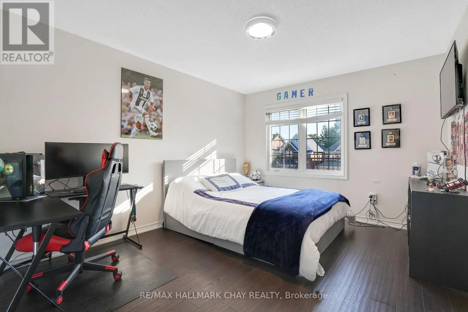 2199 DAWSON CRESCENT