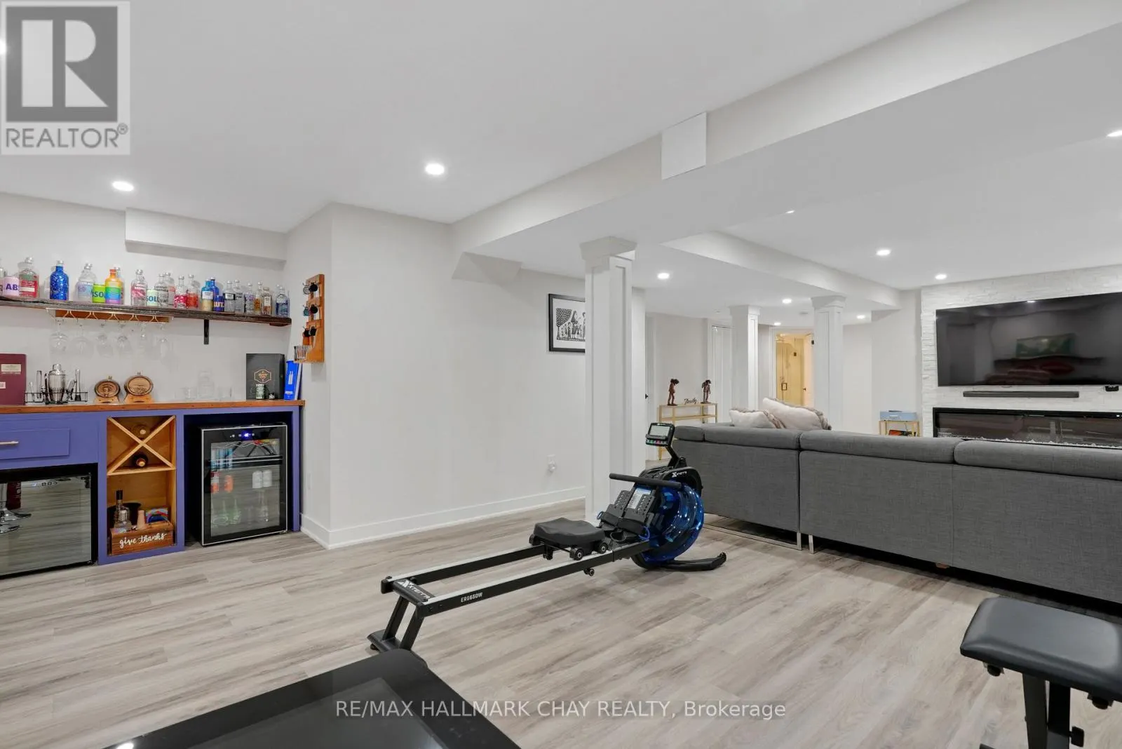 2199 DAWSON CRESCENT