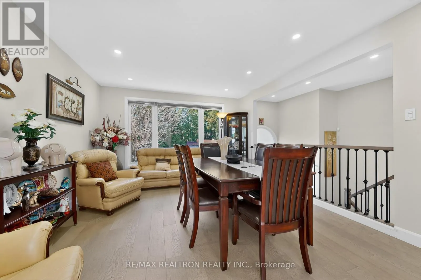 3 EARLS COURT