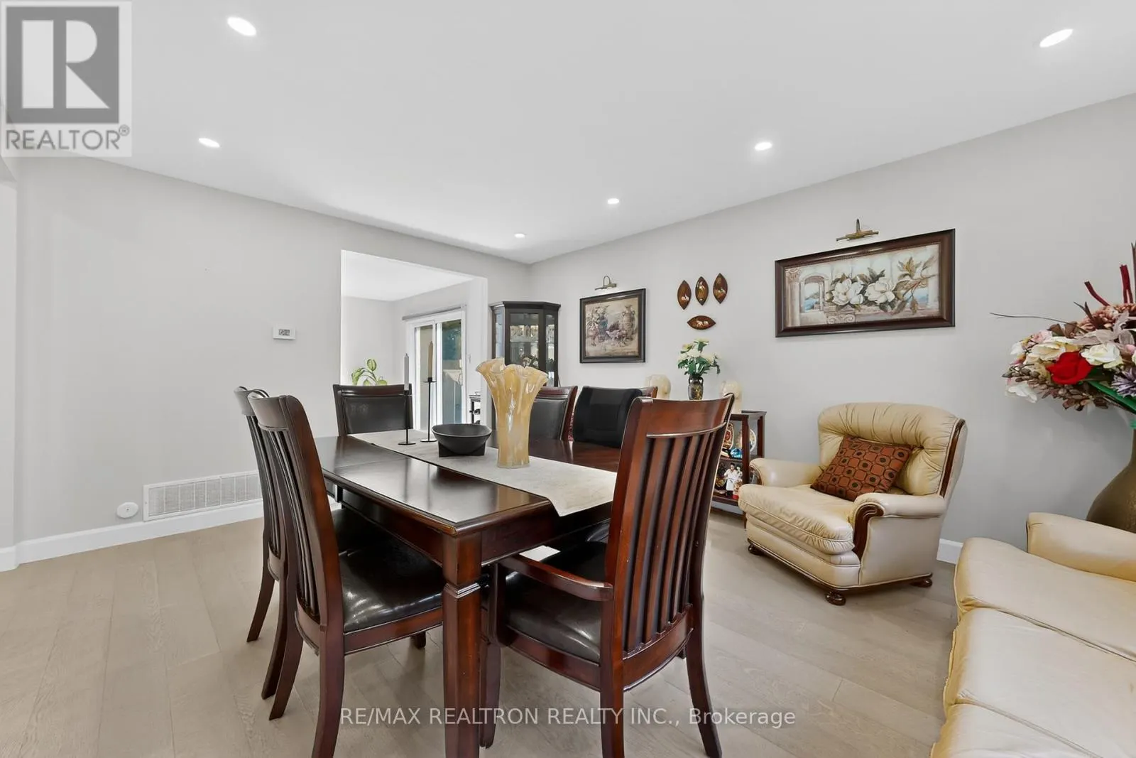 3 EARLS COURT