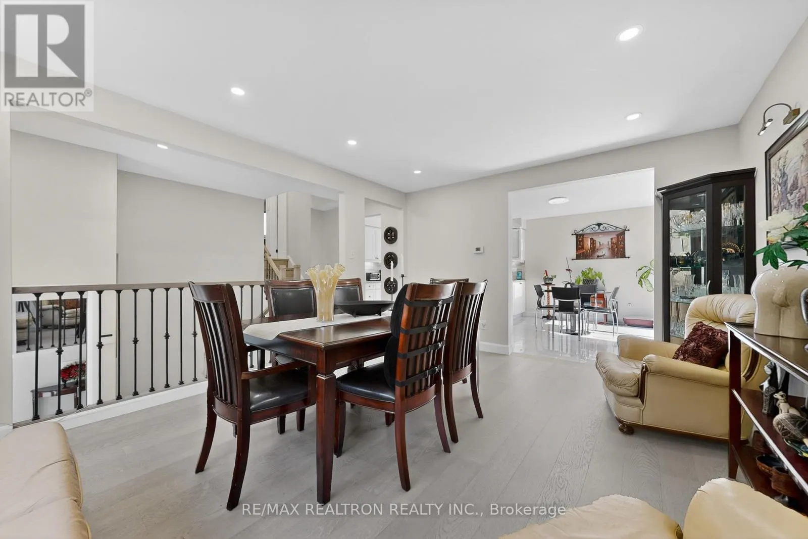3 EARLS COURT