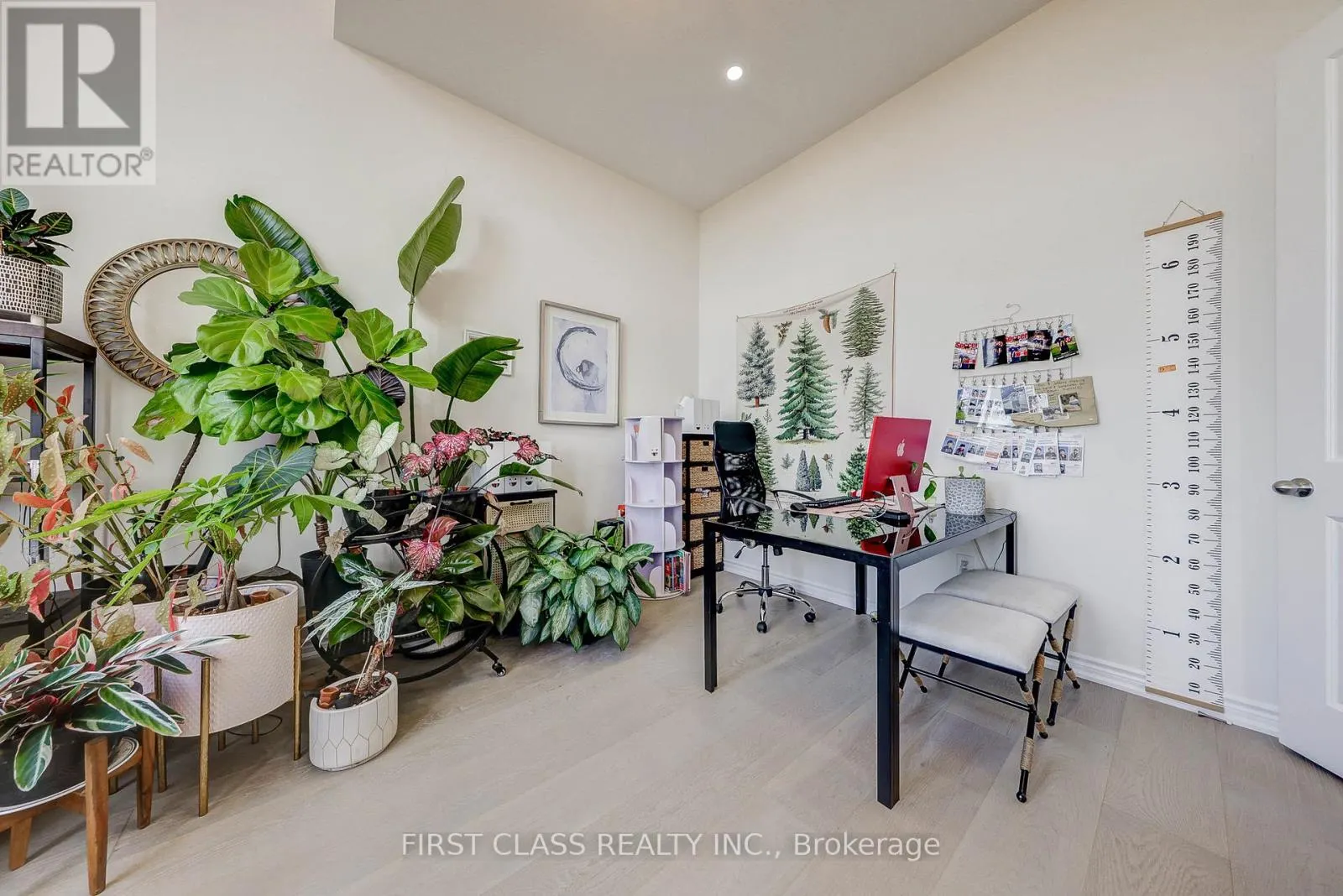 7 CRANLEY ROAD