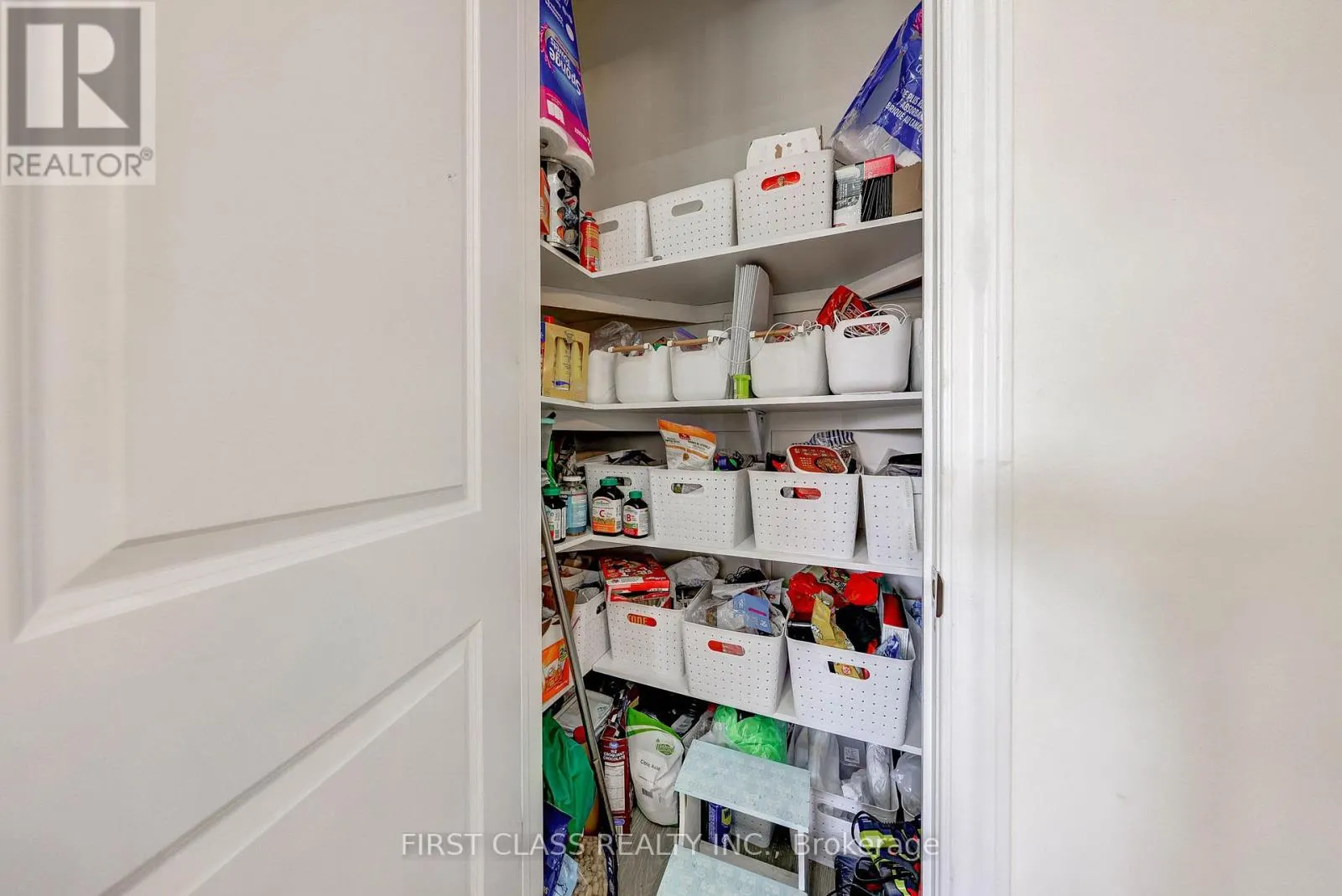 7 CRANLEY ROAD