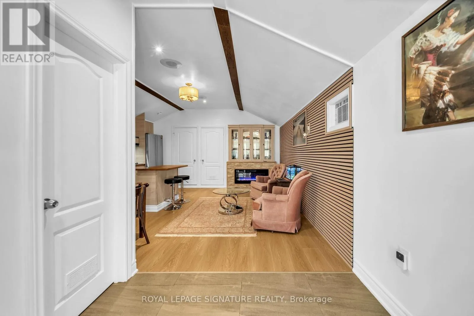 2020 KATE AVENUE