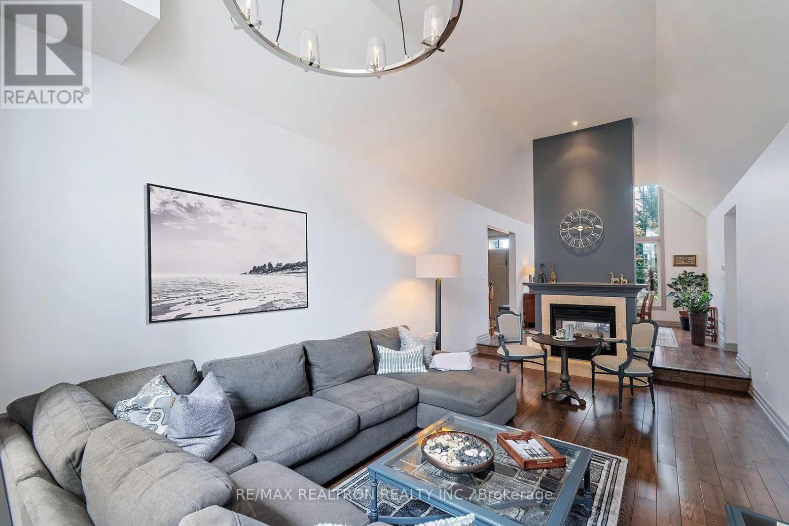 412 FALCONWOOD HOLLOW