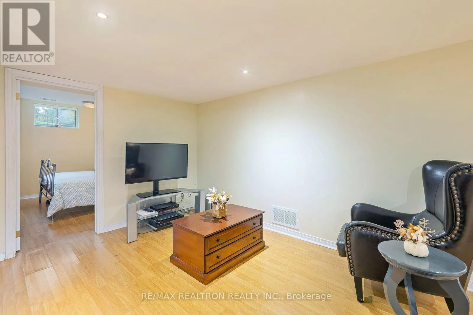 412 FALCONWOOD HOLLOW