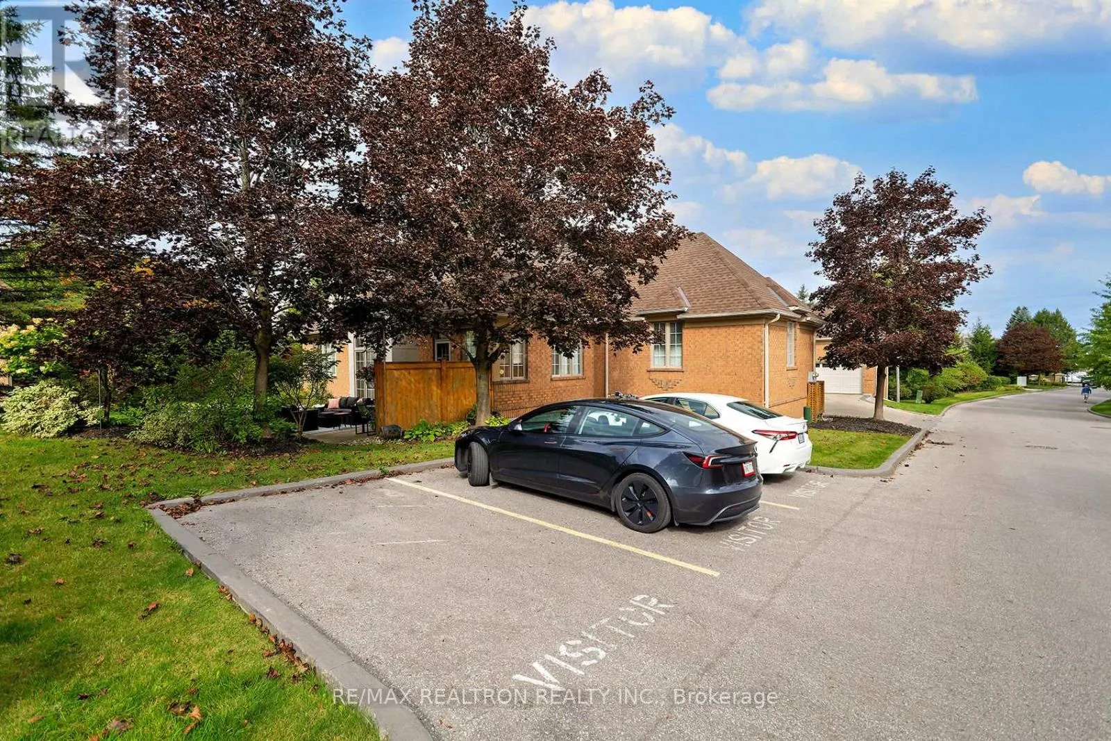 412 FALCONWOOD HOLLOW
