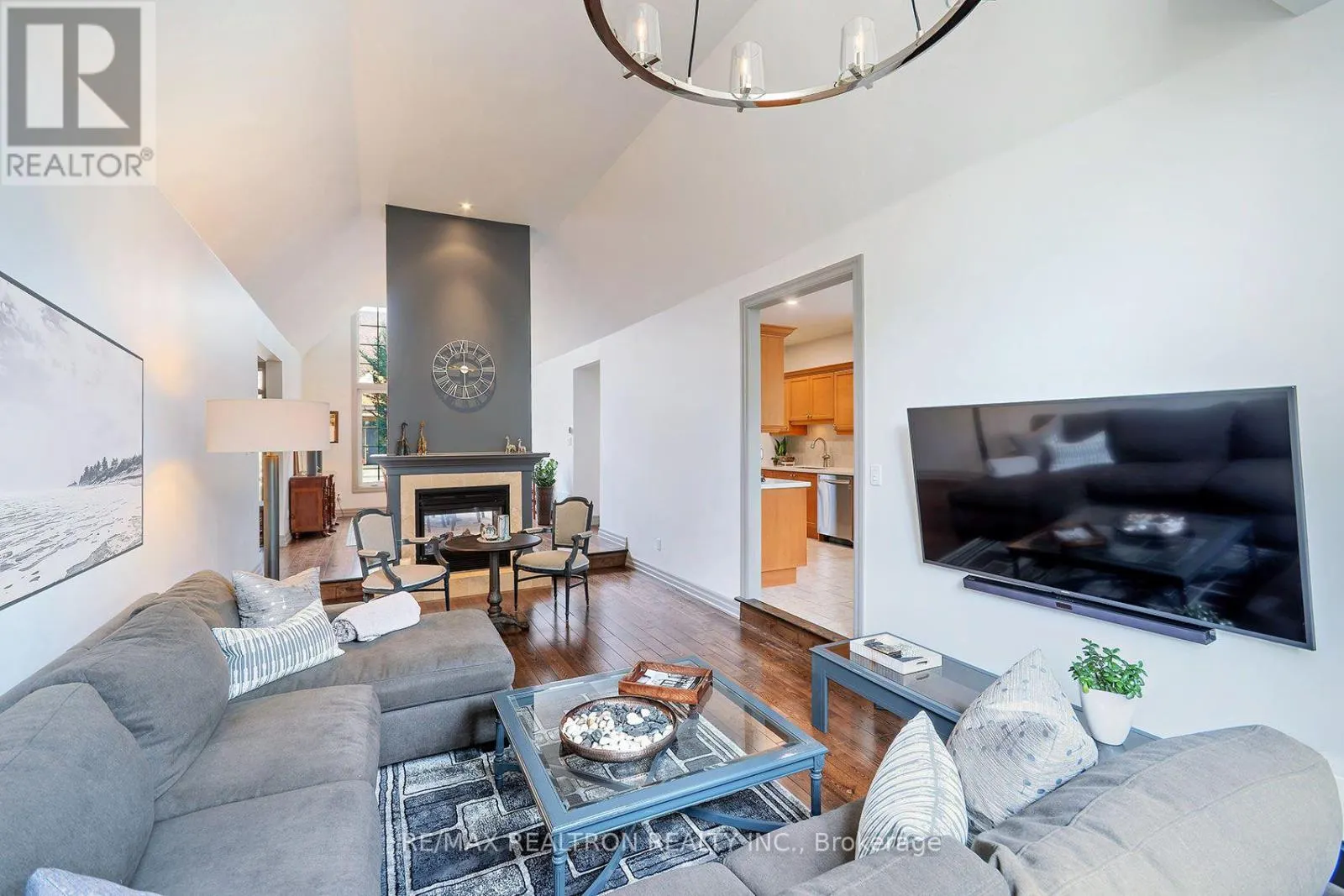 412 FALCONWOOD HOLLOW