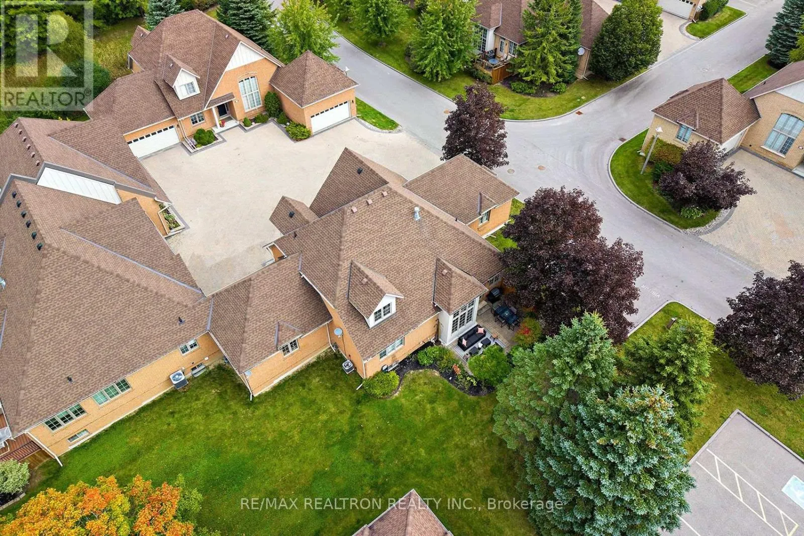 412 FALCONWOOD HOLLOW