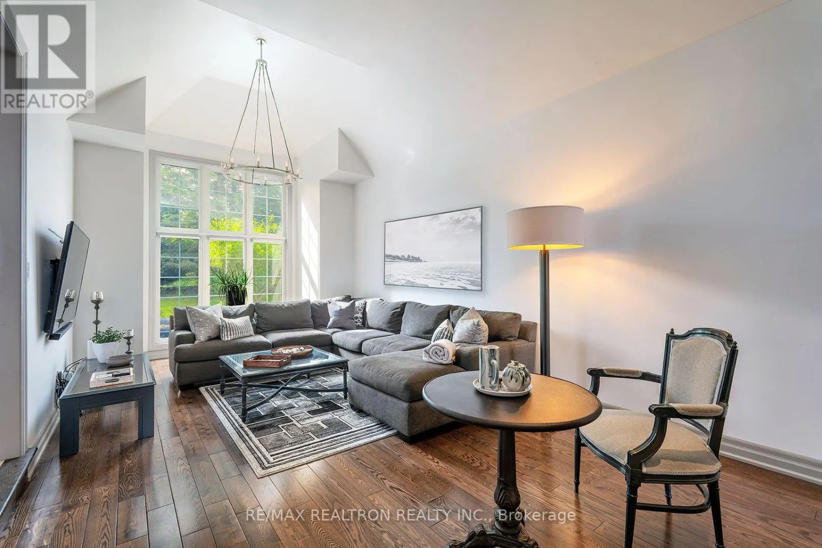 412 FALCONWOOD HOLLOW