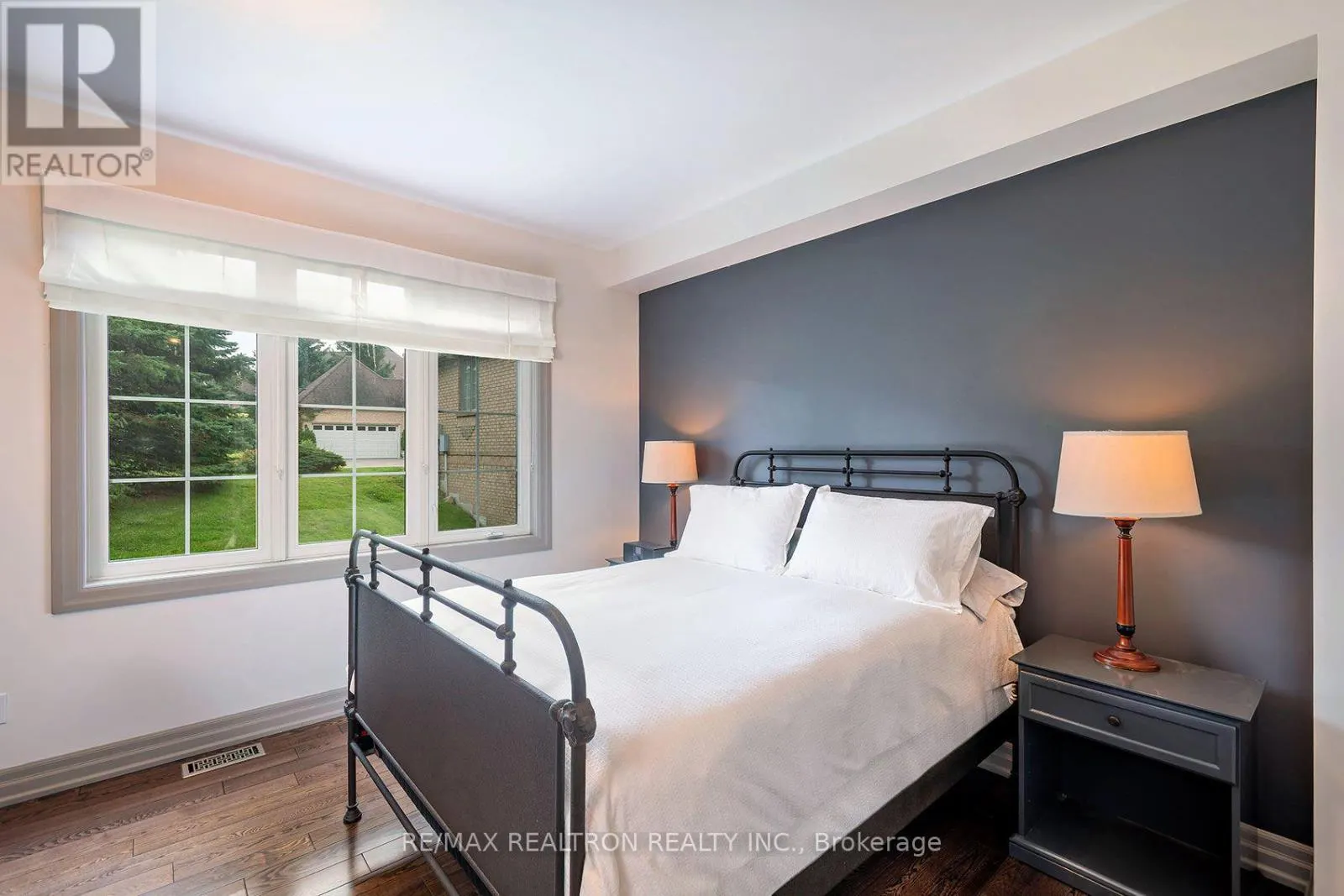 412 FALCONWOOD HOLLOW