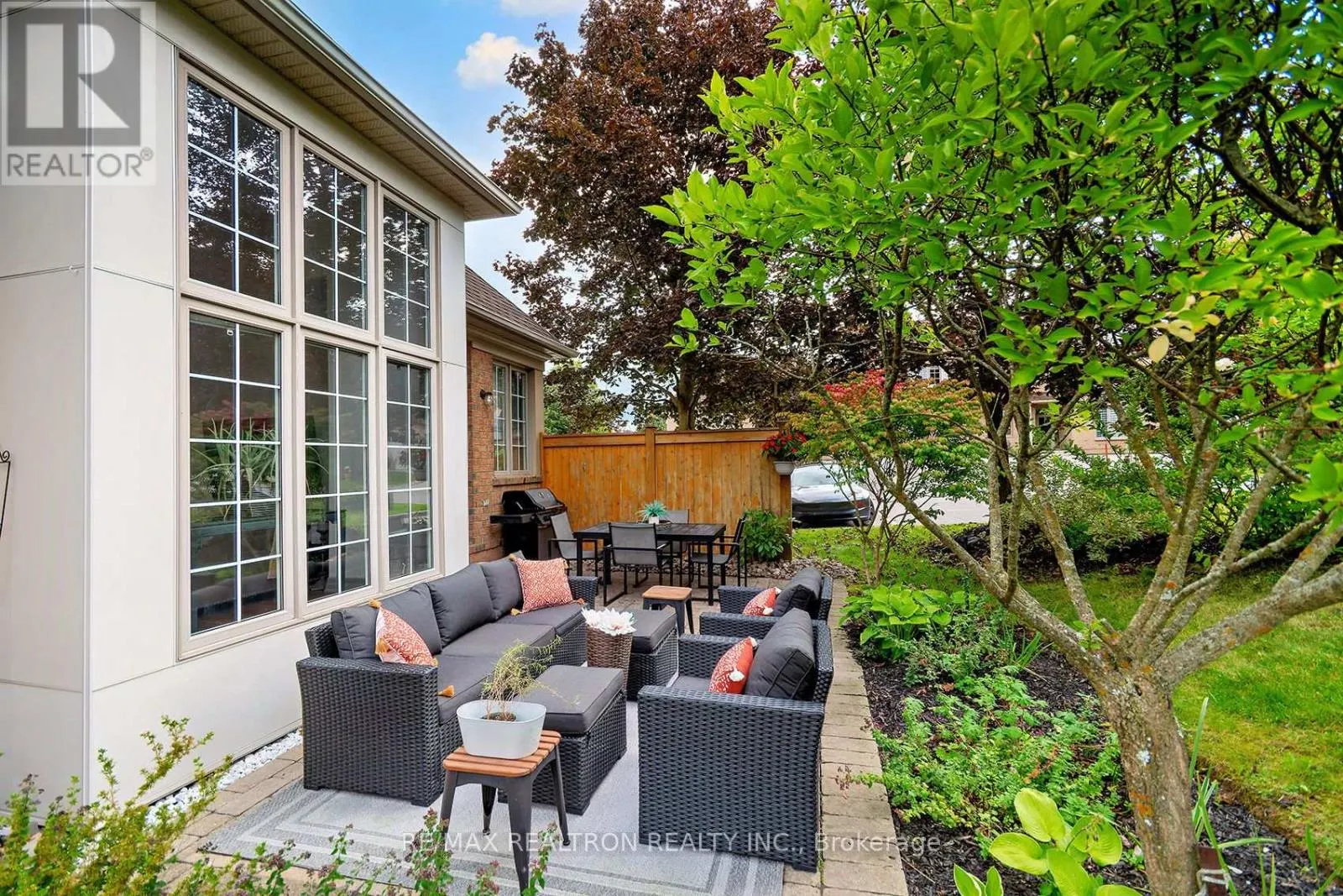 412 FALCONWOOD HOLLOW
