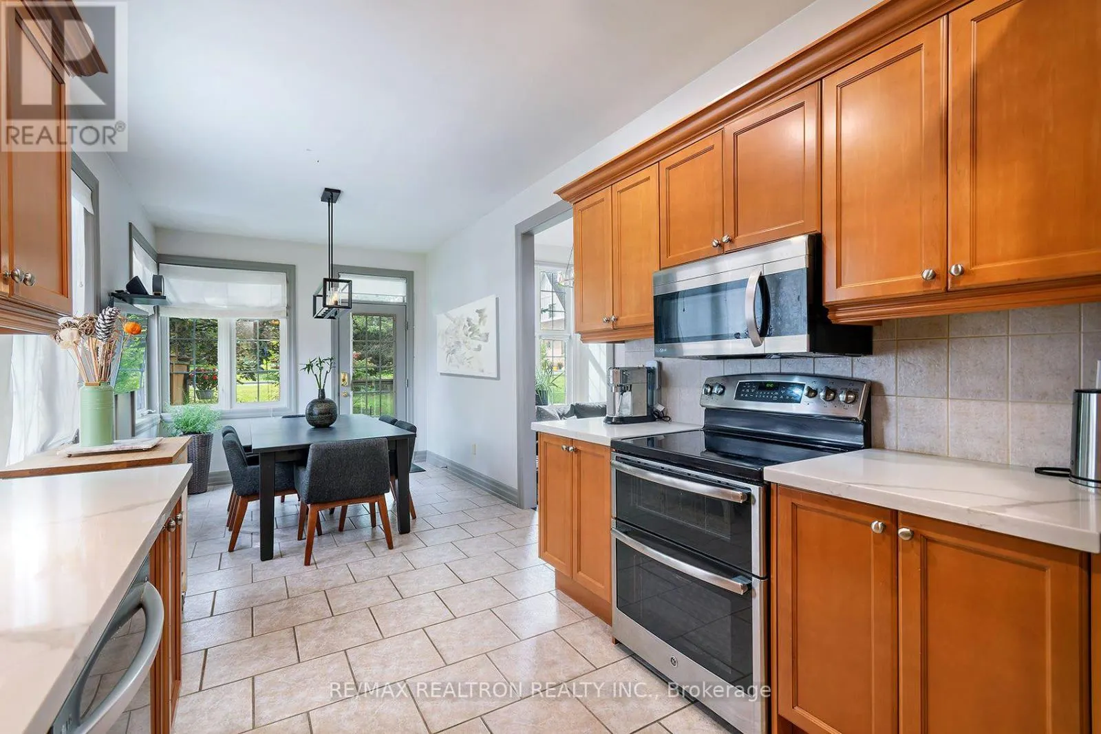 412 FALCONWOOD HOLLOW