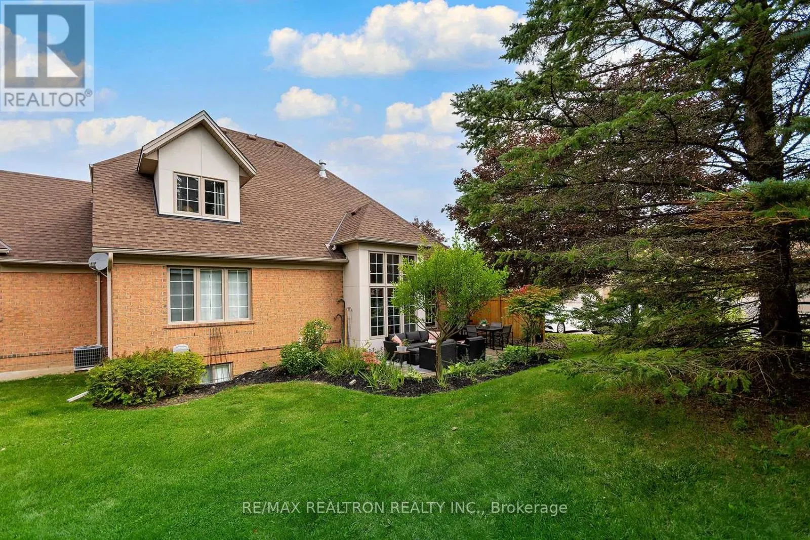 412 FALCONWOOD HOLLOW