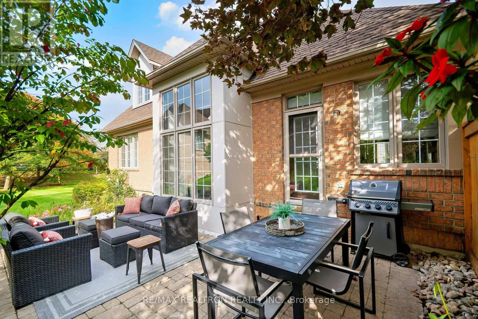 412 FALCONWOOD HOLLOW