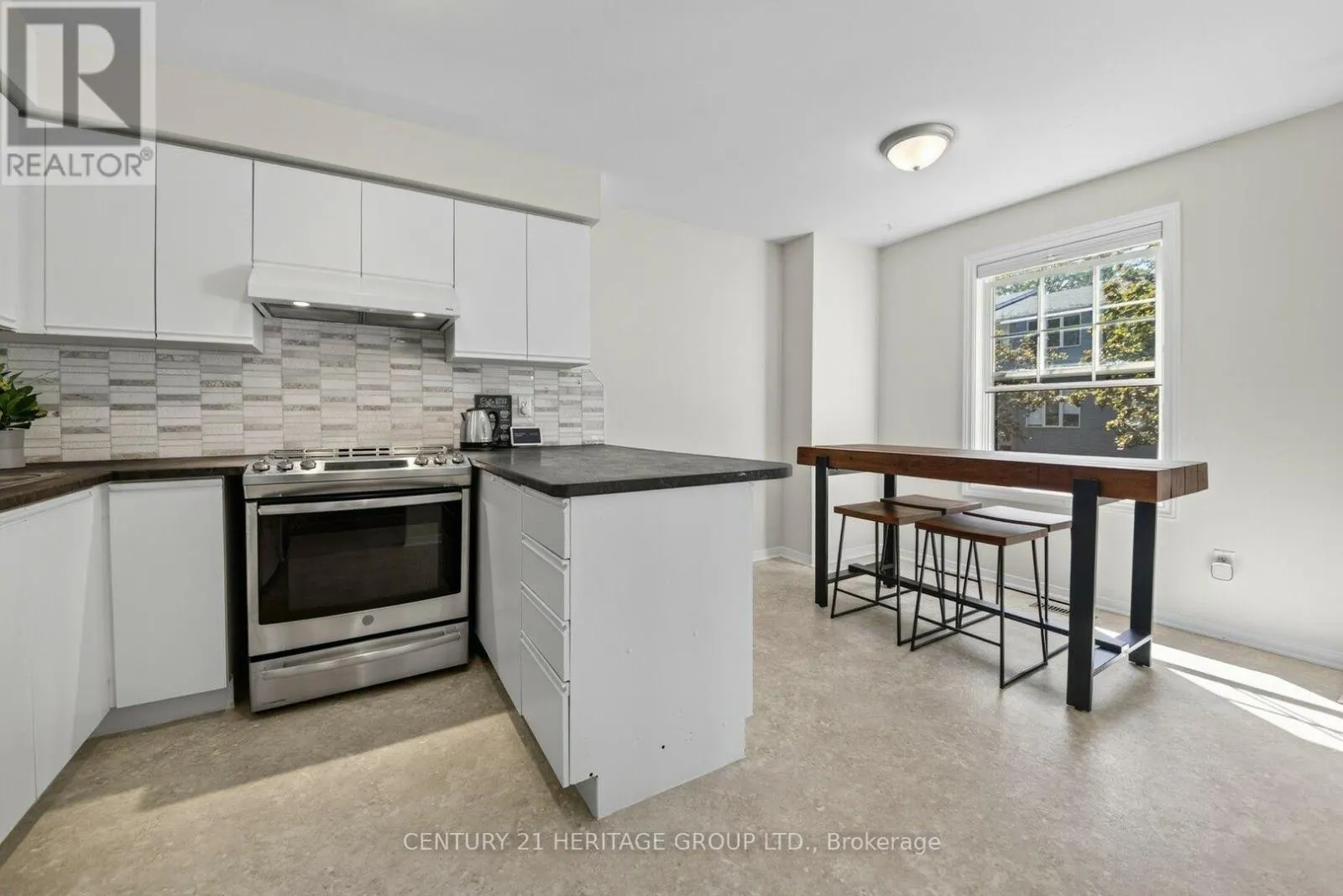 39 HARMONY CIRCLE