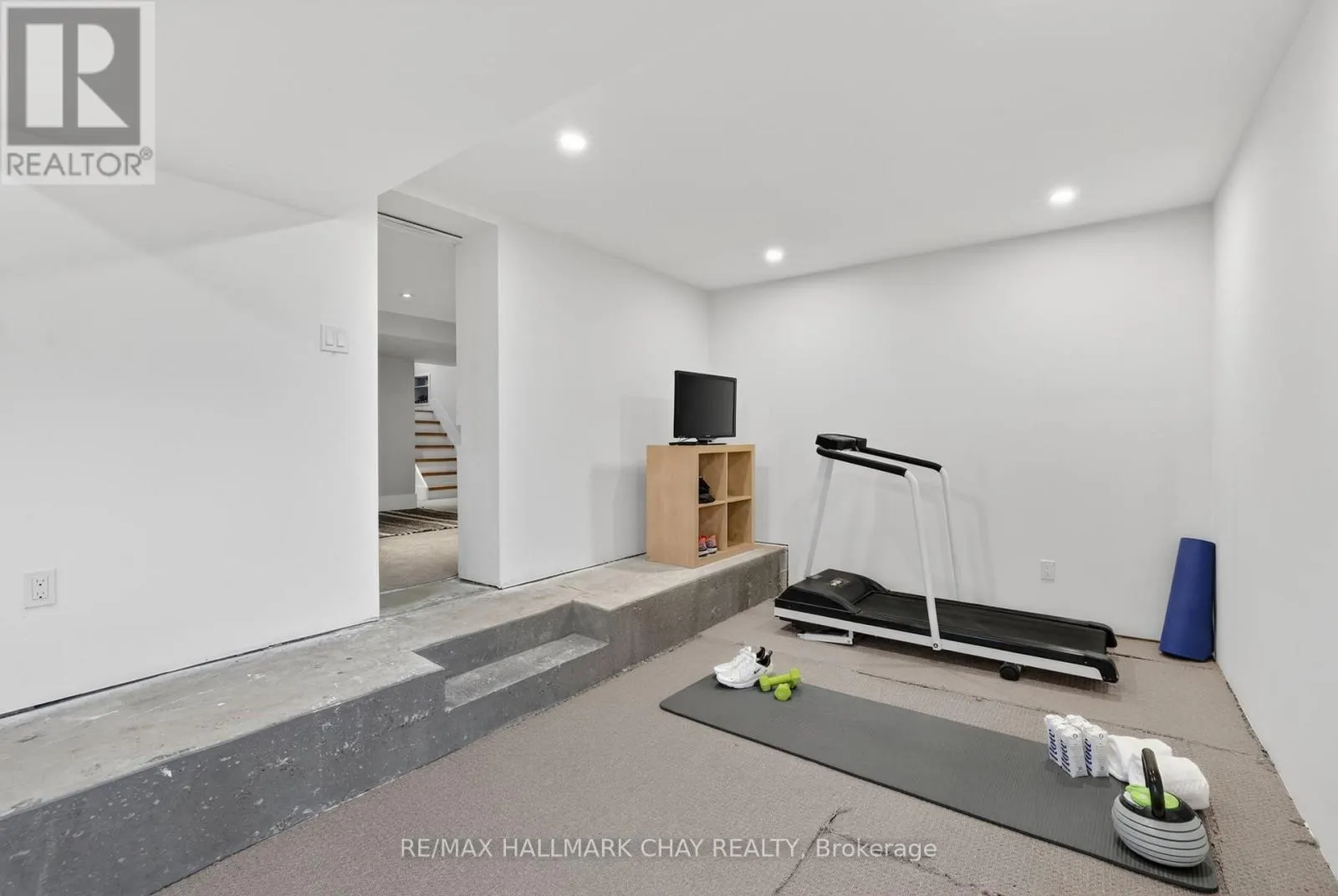 1587 MOUNT ALBERT ROAD