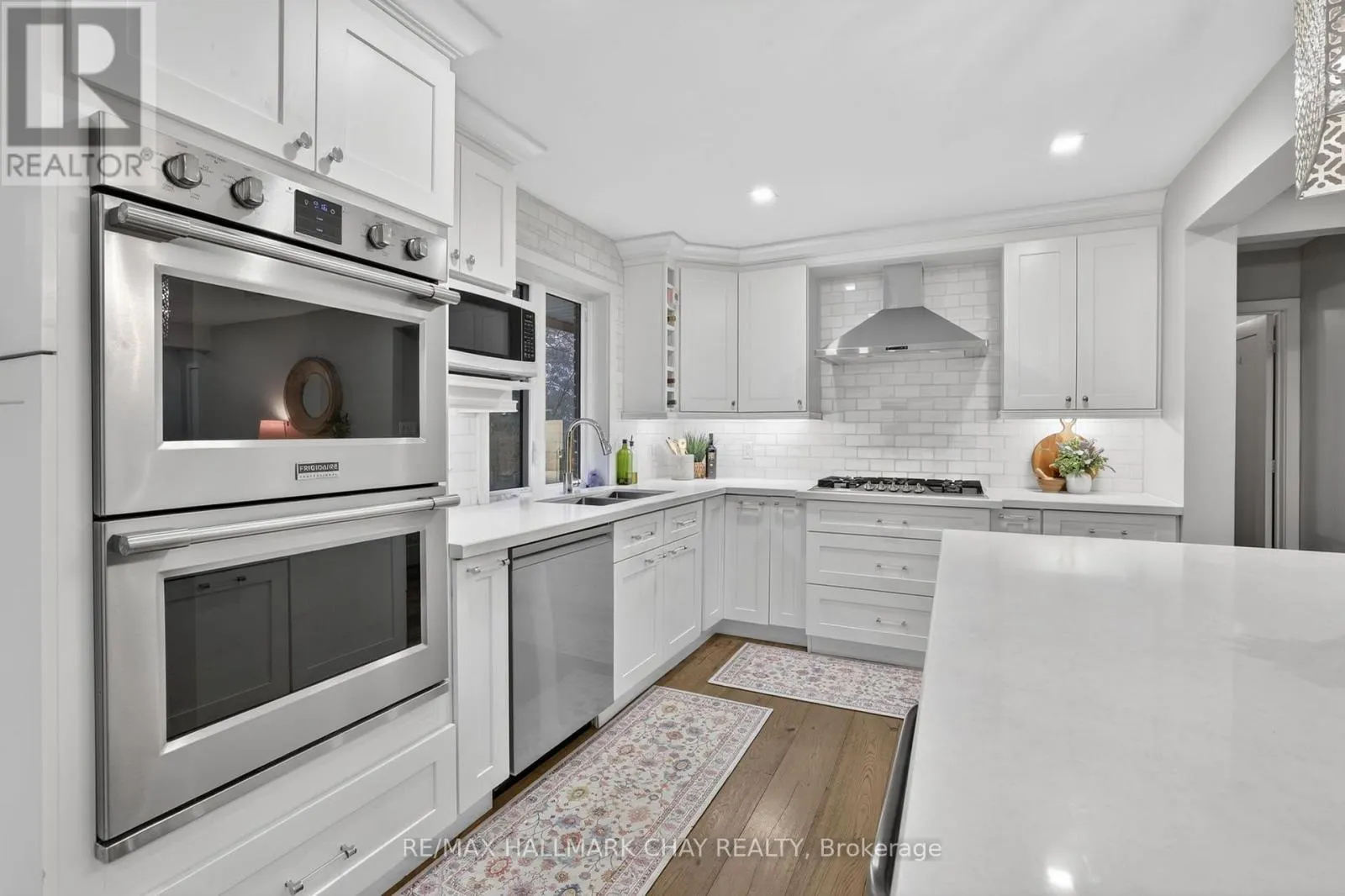 1587 MOUNT ALBERT ROAD