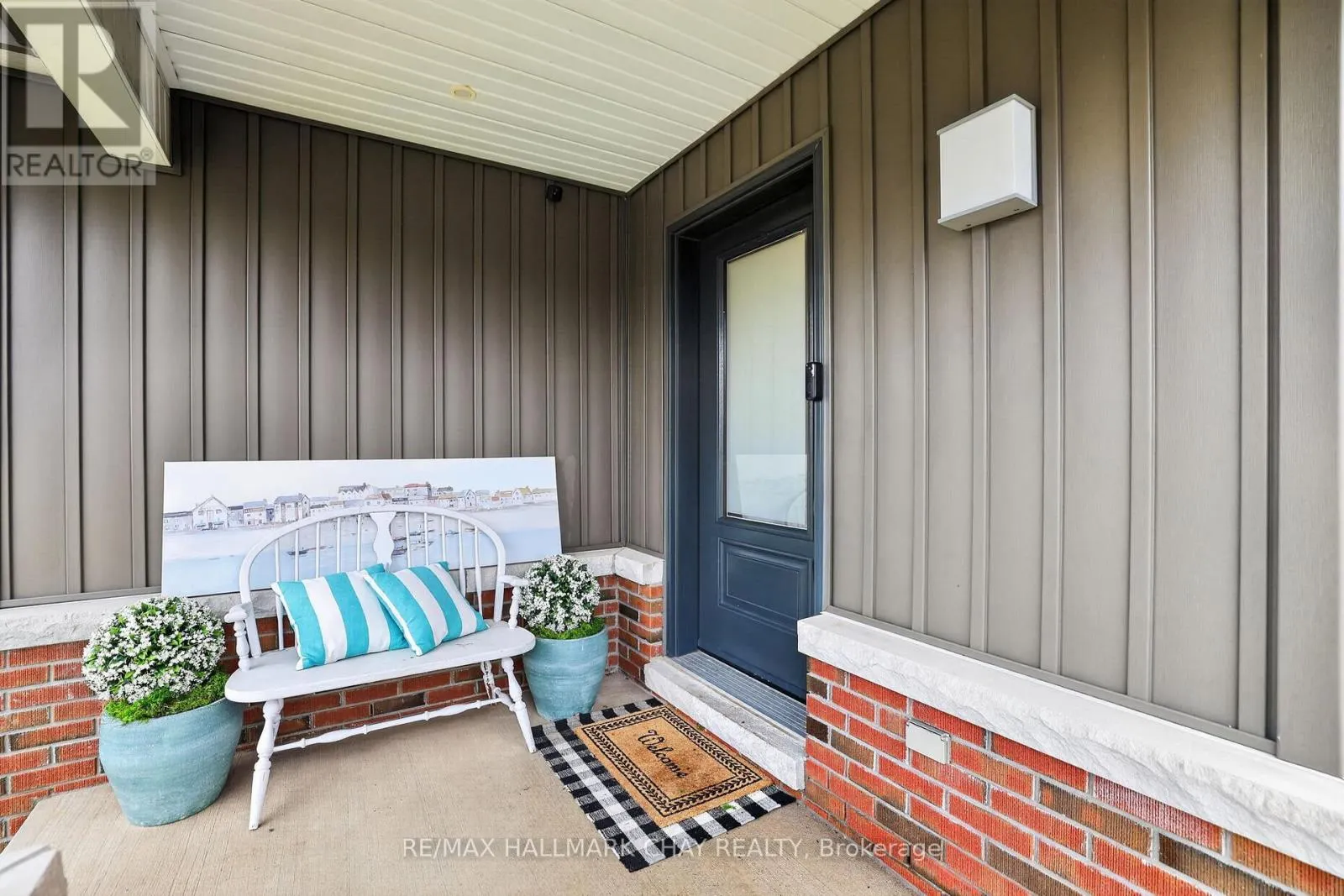 1587 MOUNT ALBERT ROAD