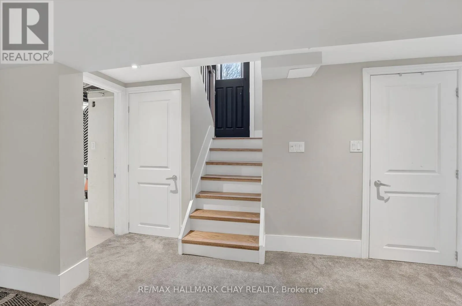 1587 MOUNT ALBERT ROAD