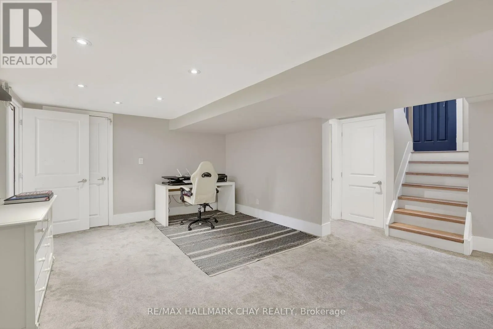 1587 MOUNT ALBERT ROAD