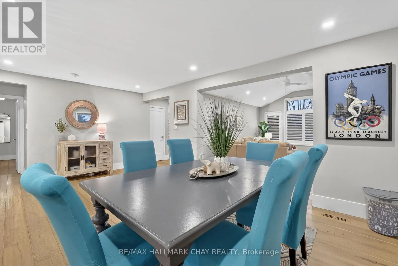 1587 MOUNT ALBERT ROAD