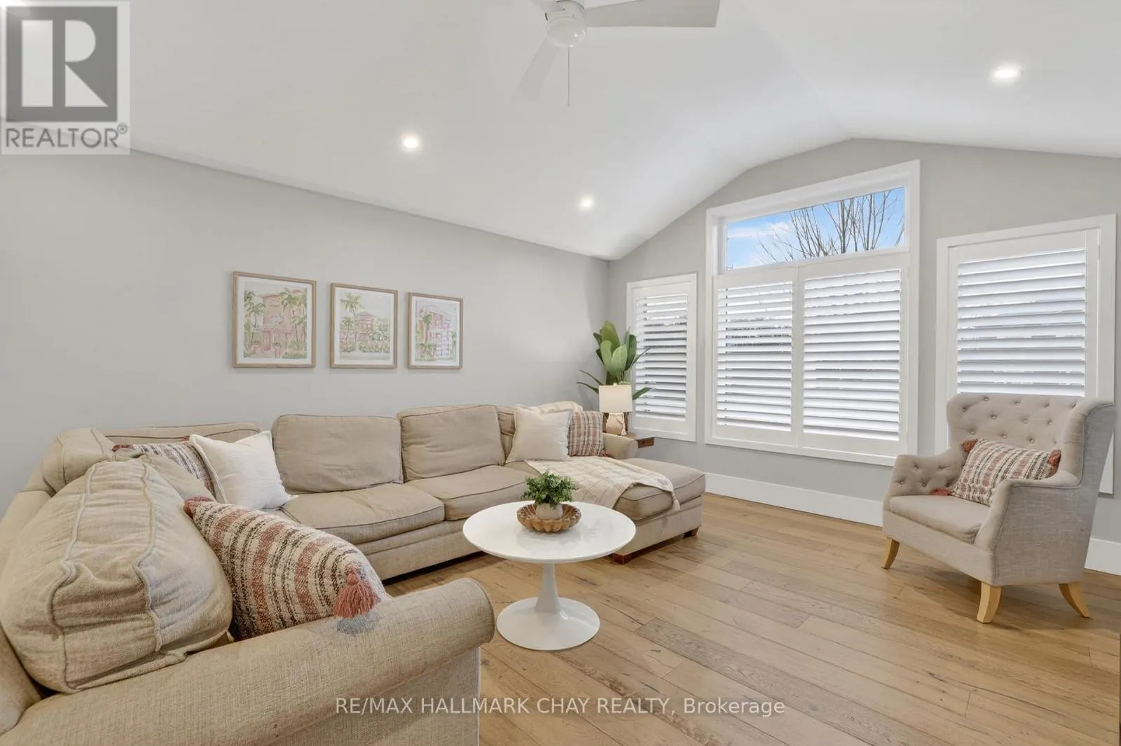 1587 MOUNT ALBERT ROAD