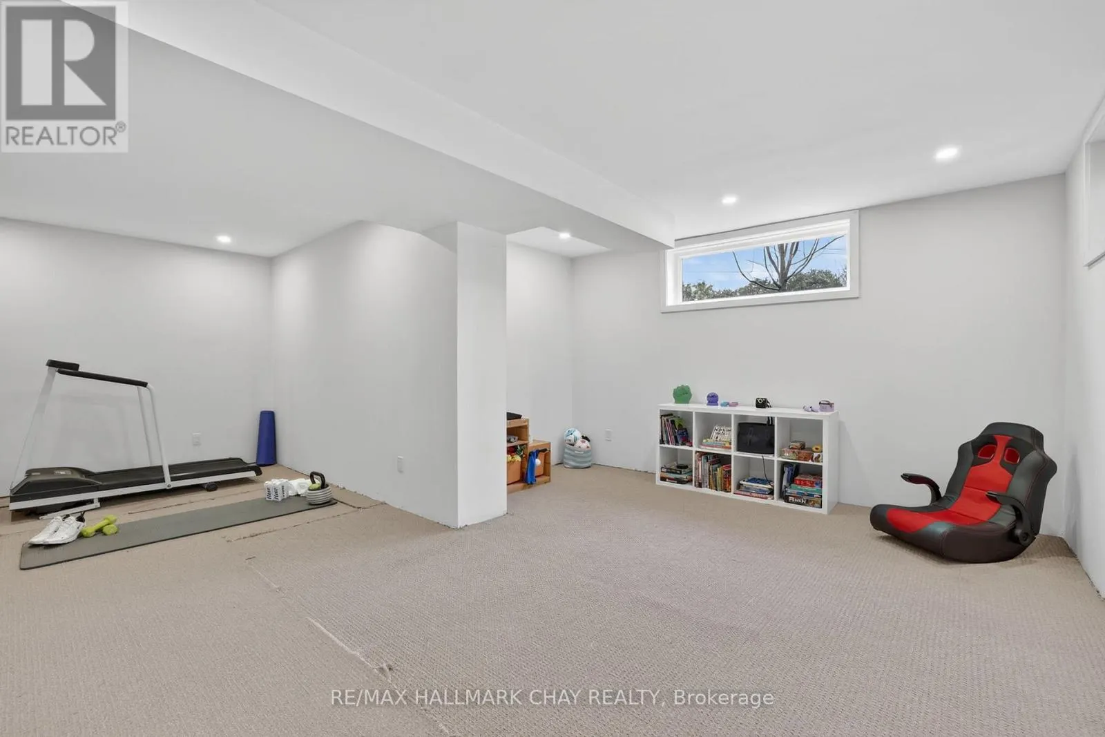 1587 MOUNT ALBERT ROAD
