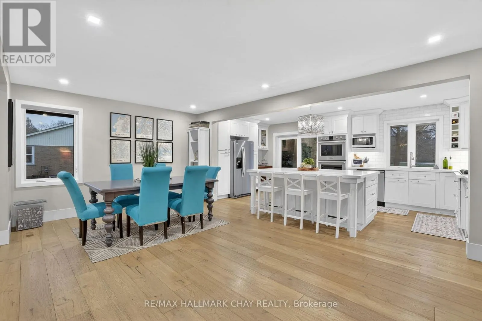 1587 MOUNT ALBERT ROAD