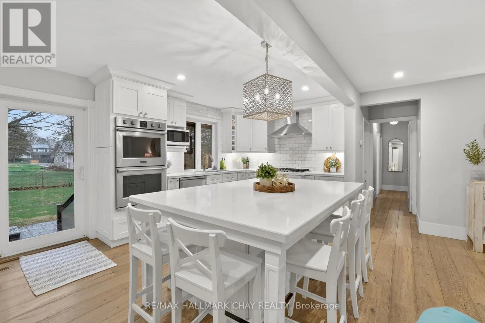 1587 MOUNT ALBERT ROAD