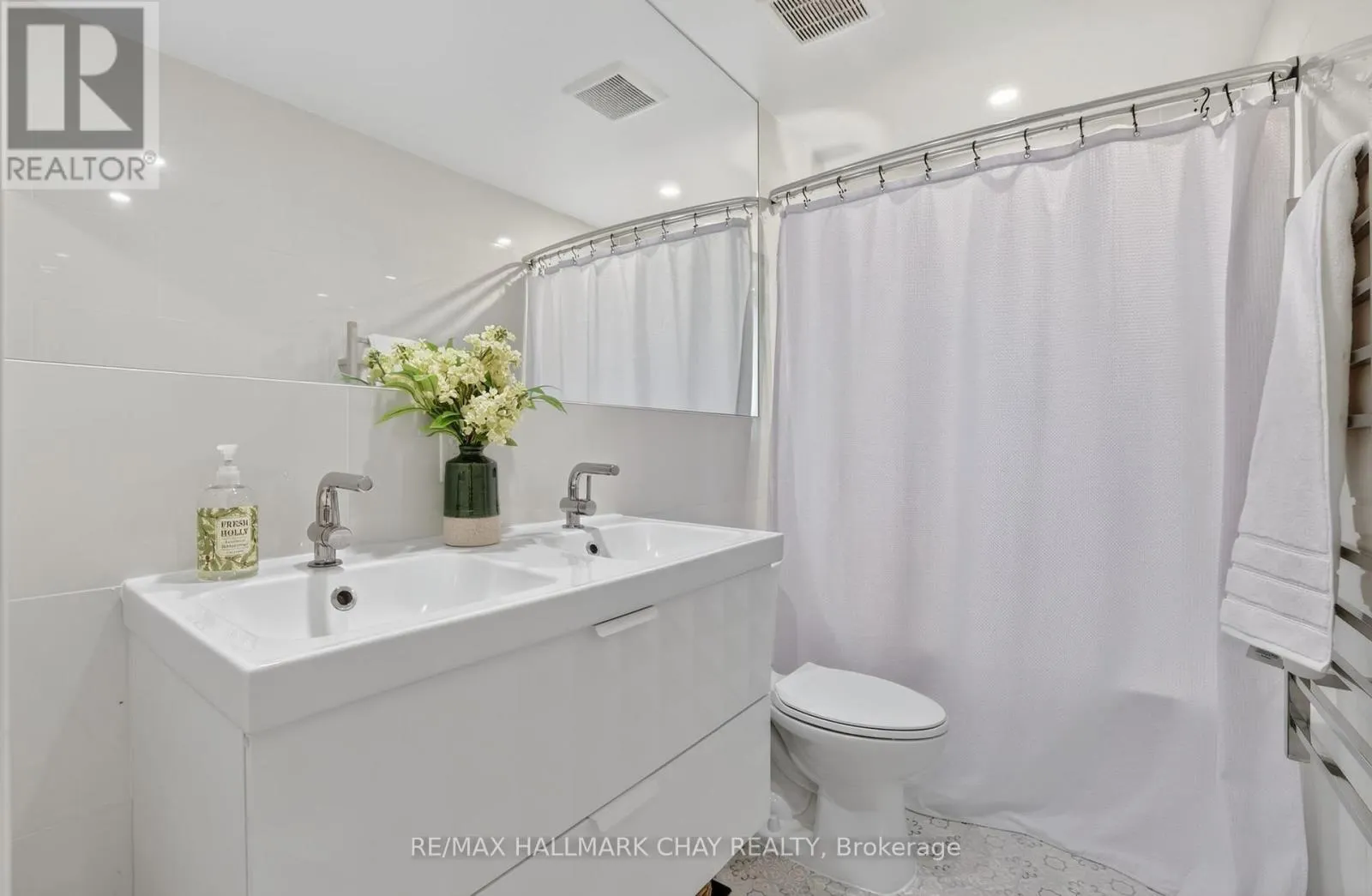 1587 MOUNT ALBERT ROAD