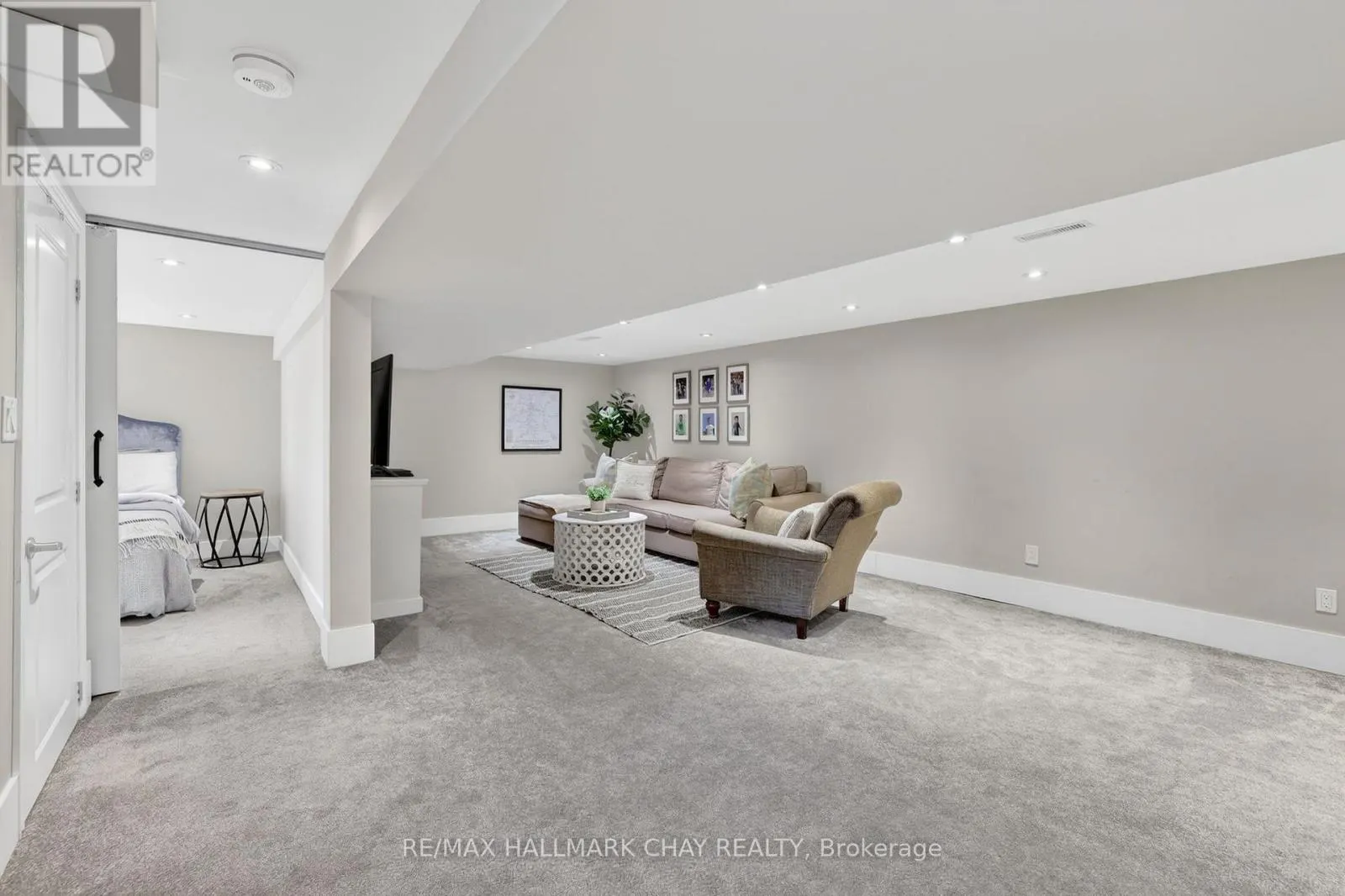 1587 MOUNT ALBERT ROAD