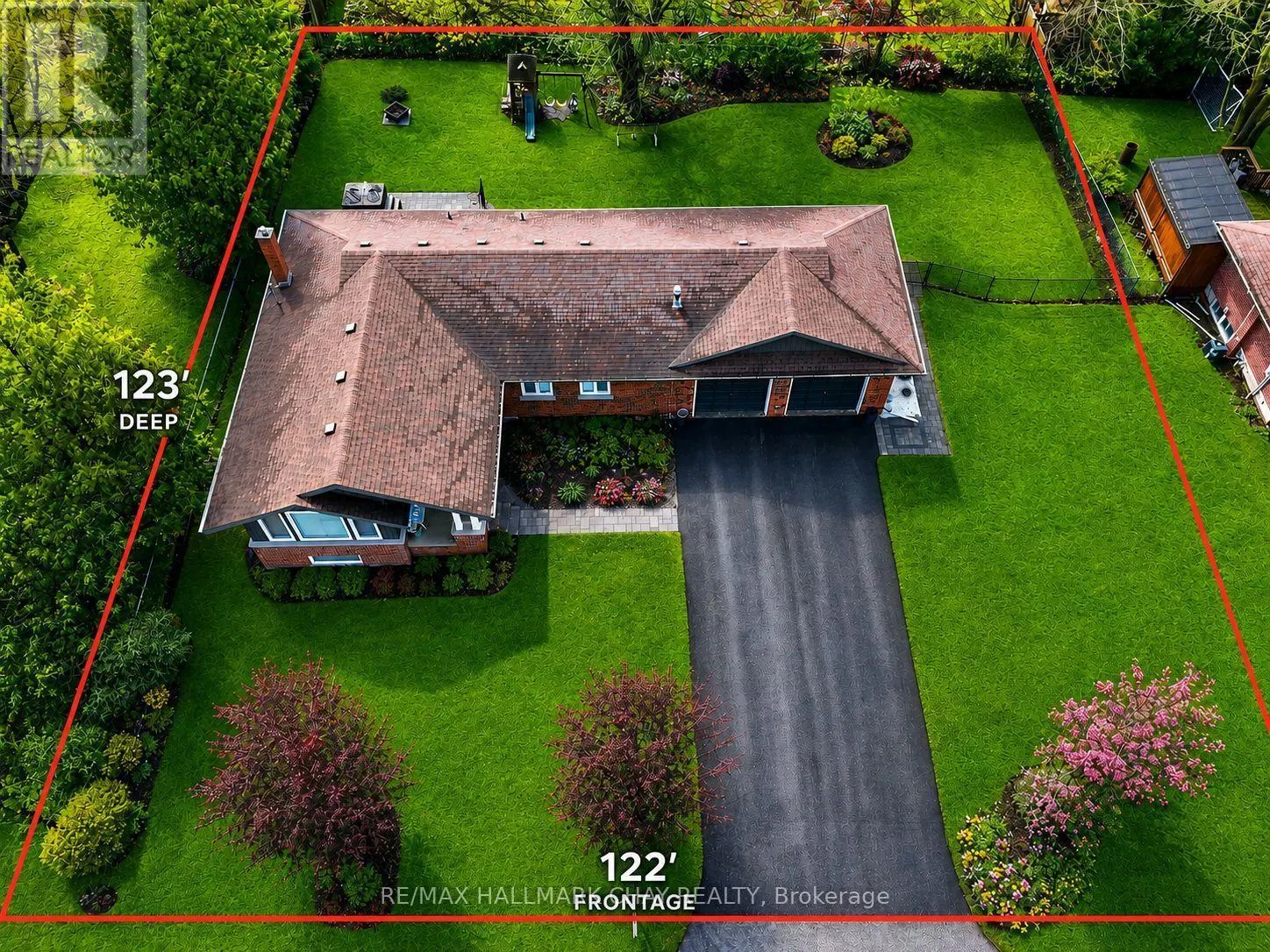 1587 MOUNT ALBERT ROAD