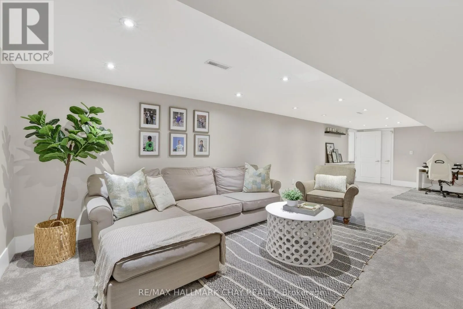 1587 MOUNT ALBERT ROAD