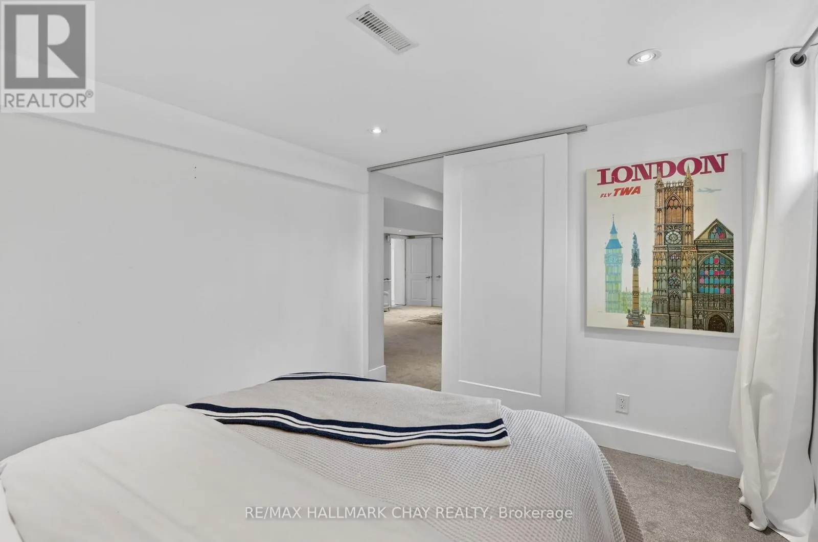 1587 MOUNT ALBERT ROAD