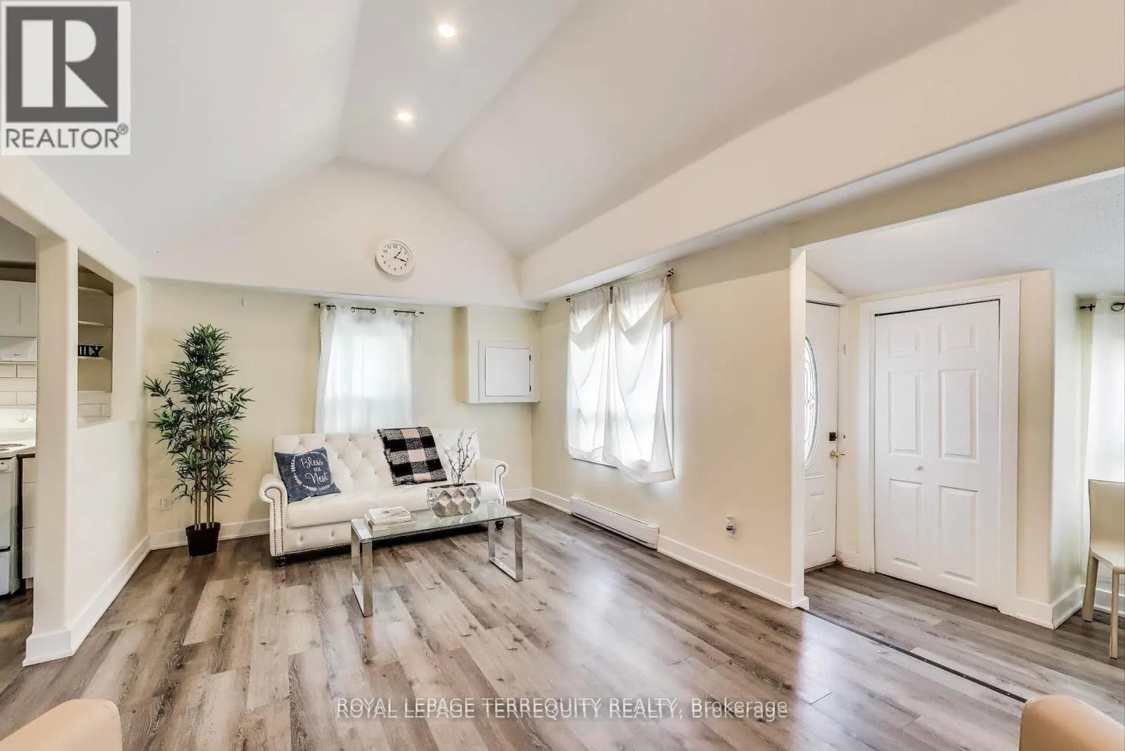 3251 RAVENSHOE ROAD