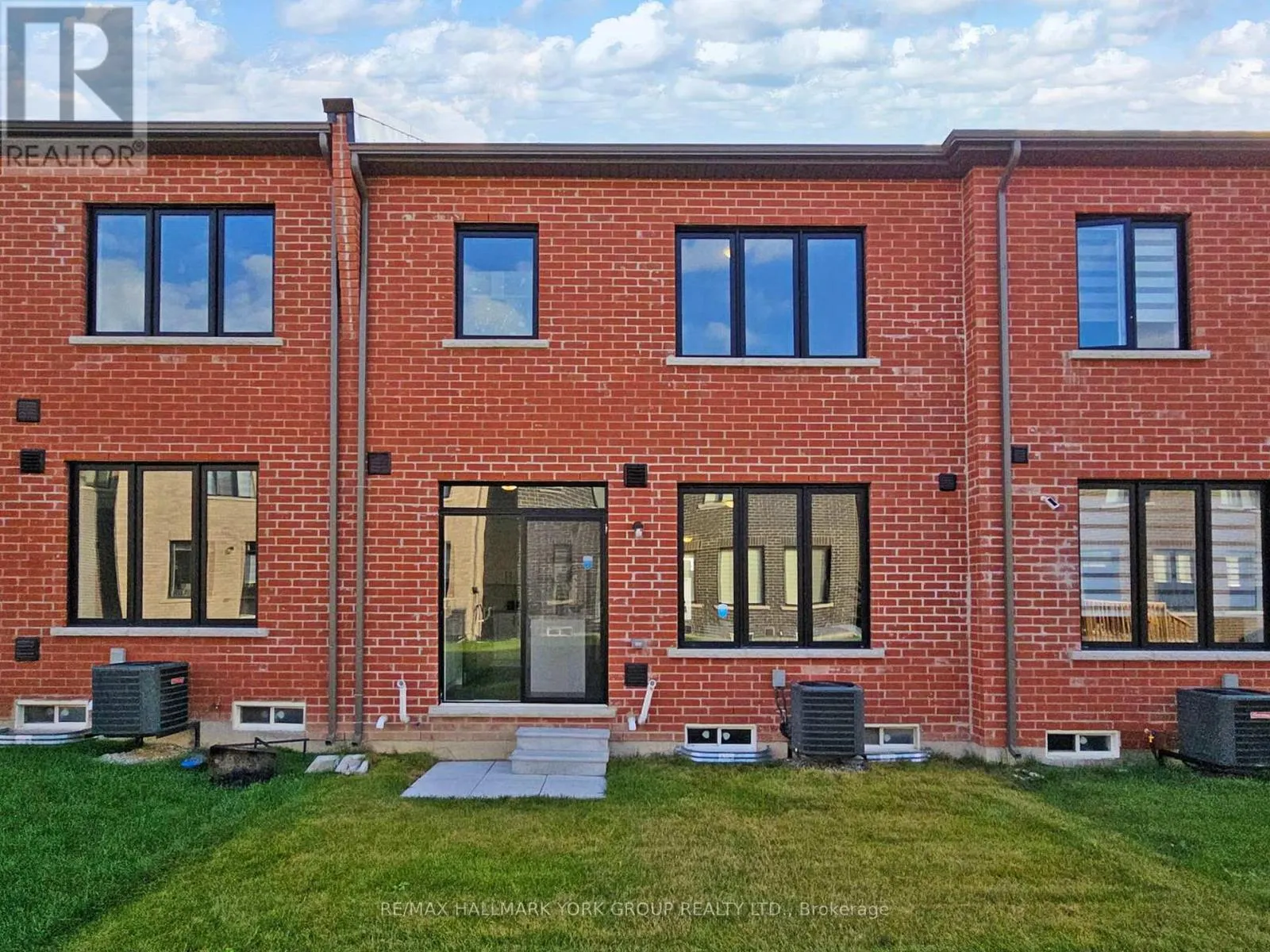 42 BLICK CRESCENT