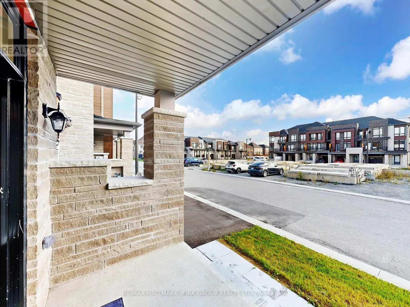 42 BLICK CRESCENT
