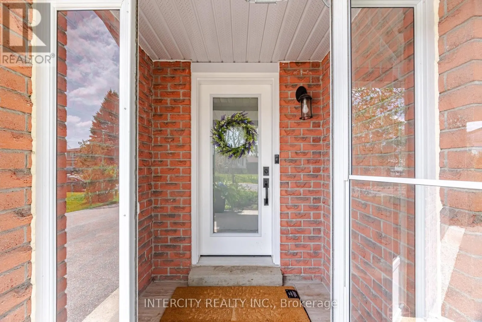 2262 WEBB STREET