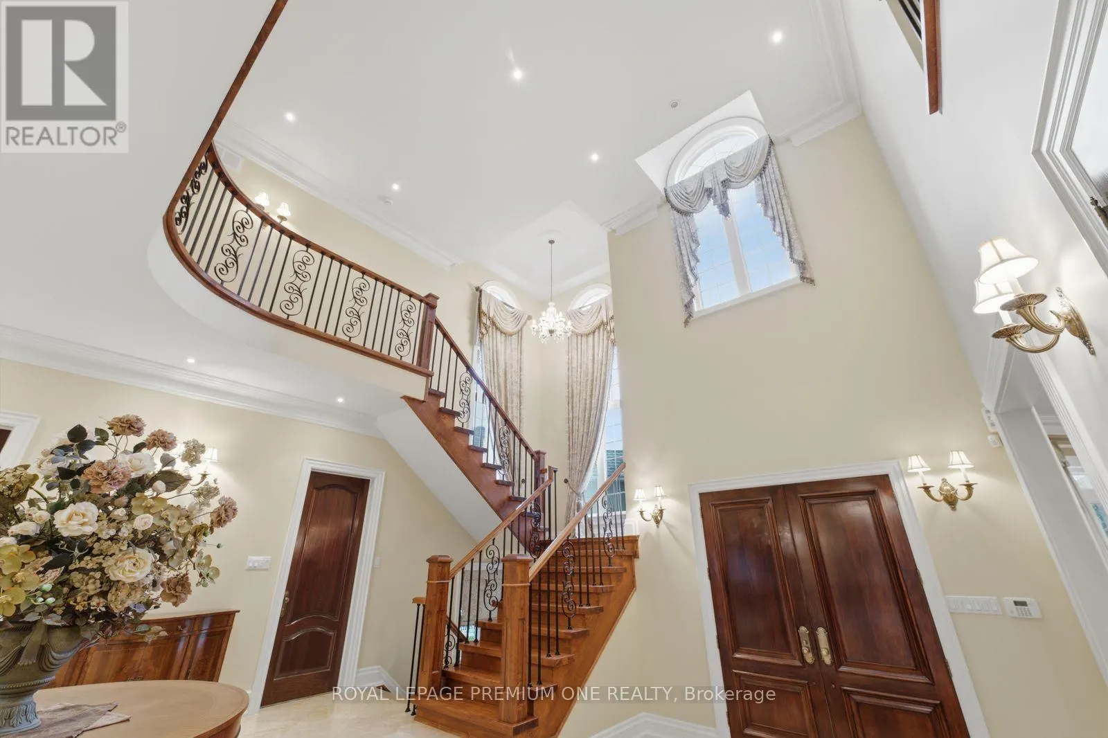 36 NORTHFIELD COURT