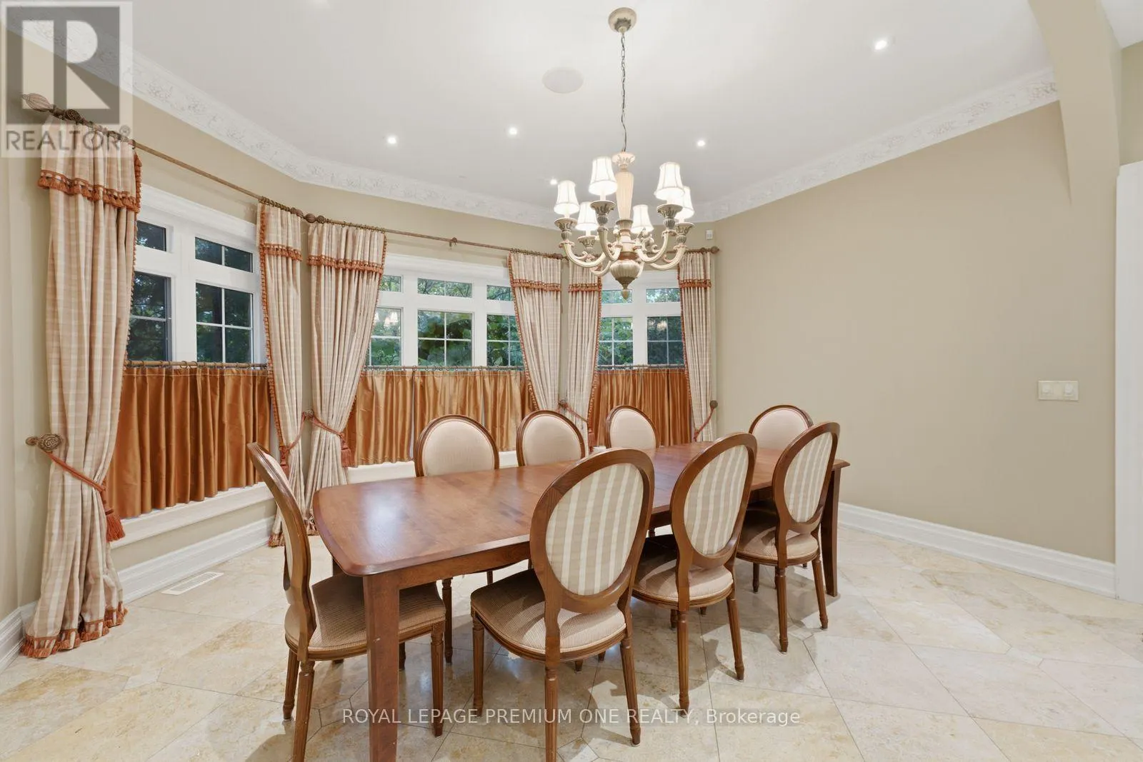 36 NORTHFIELD COURT